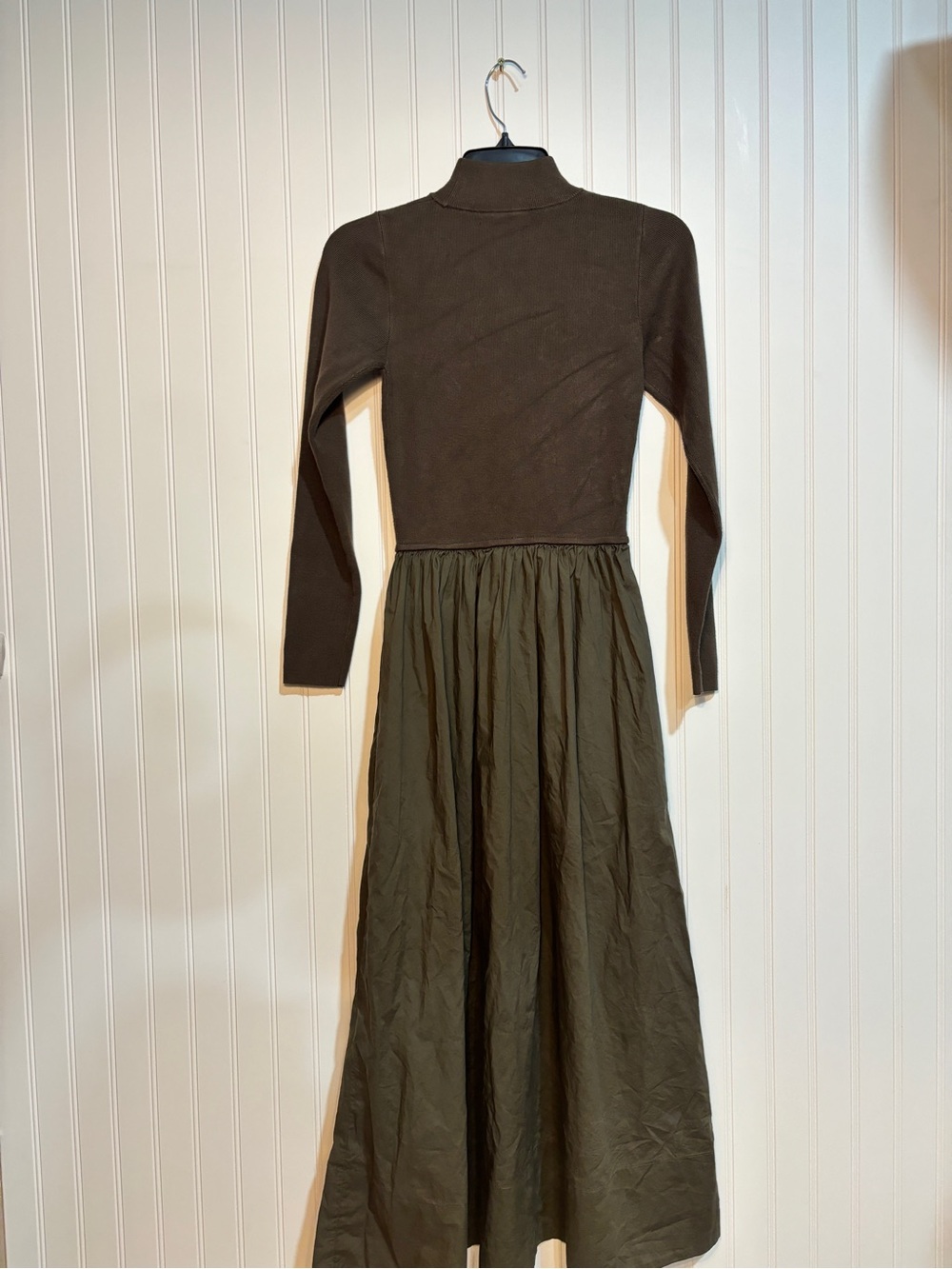 Marie Oliver Olive Green Long Sleeve Midi Dress - Picture 4 of 5